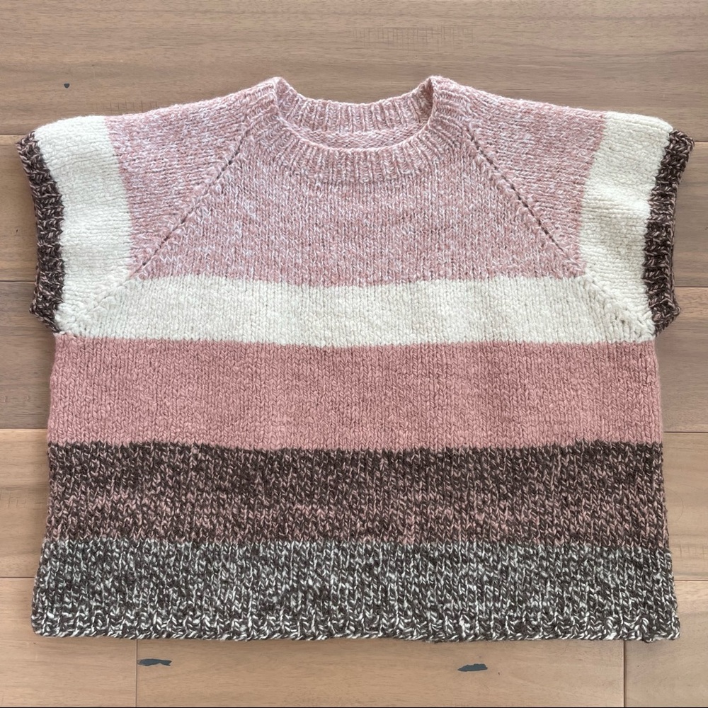 100% Merino wool crop sweater, Handmade. Size S.